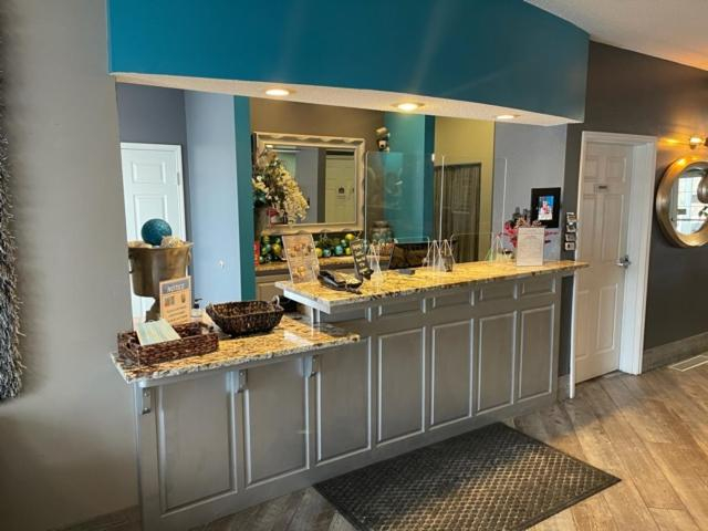 Food & Drinks, River Hills Hotel- Mankato, Blue Earth