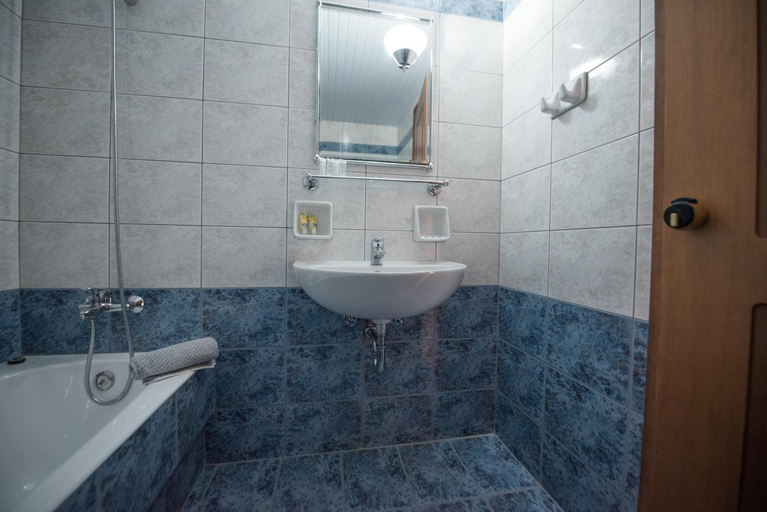 Bathroom 4, Mitos Village, Crete