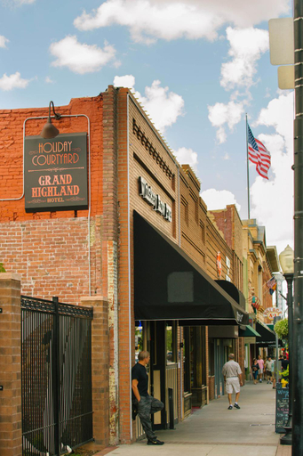 Exterior & Views, The Grand Highland Hotel, Yavapai