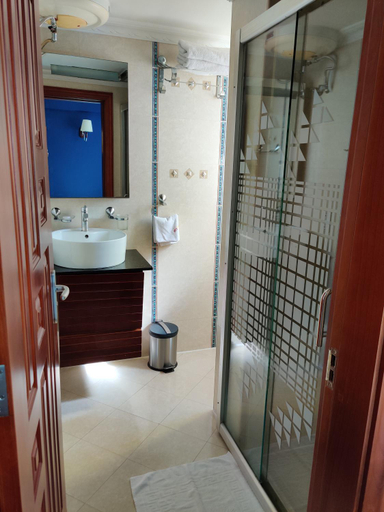 Bathroom 4, Hotel Nikko Tower, Ilala