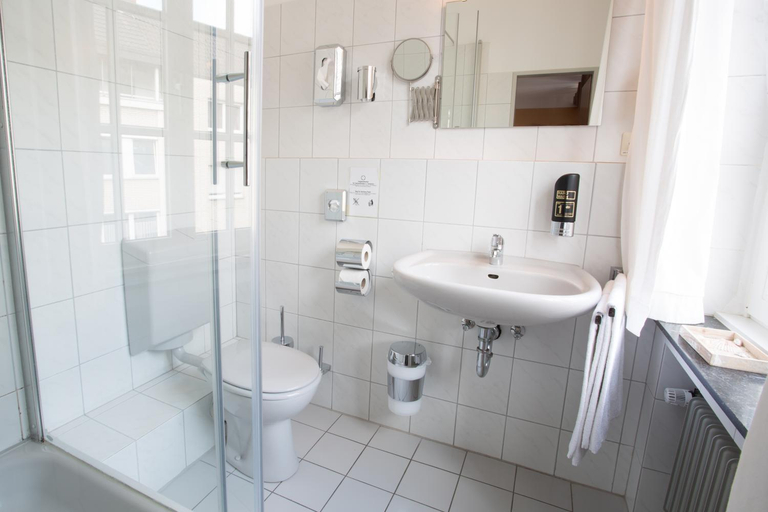 Bathroom 4, Stadthotel Julich, Düren