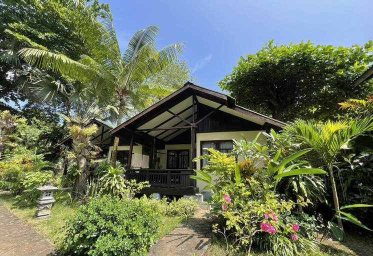 Exterior 4