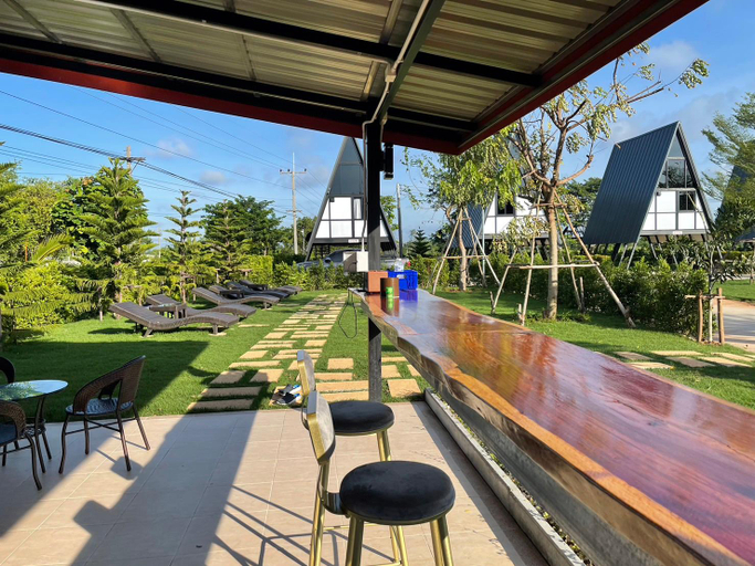 Public Area 2, Sean Sawat Resort 2, Phon