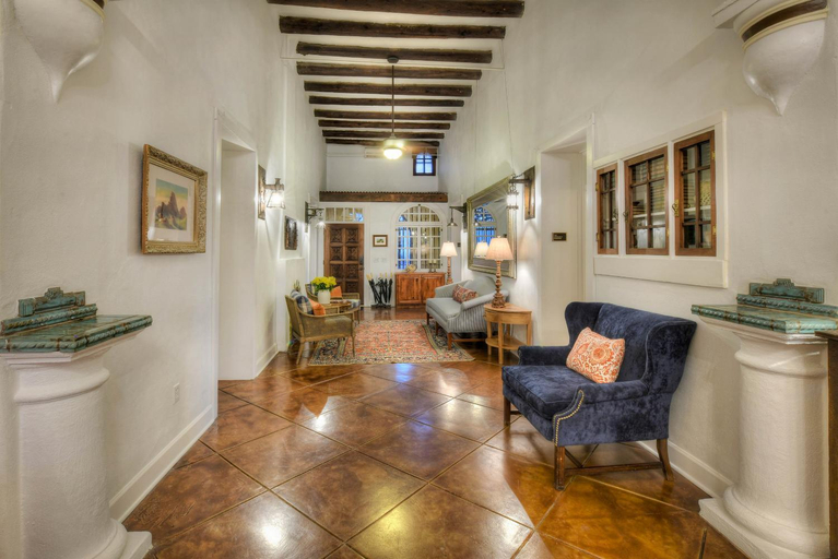 Public Area, Armory Park Inn, Pima