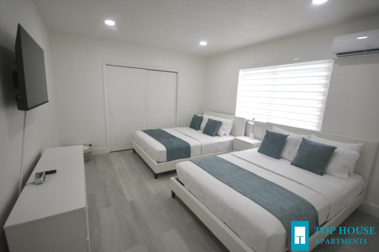 Others 5, 251 Airport/Top House Apartments, Miami-Dade