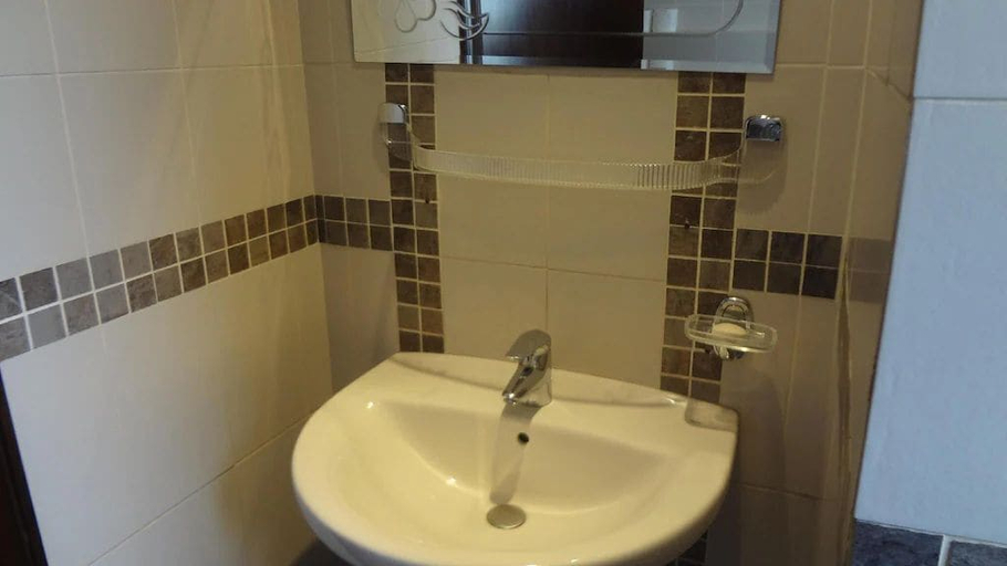 Bathroom 2, Tamrah Suites Hotel, Salt