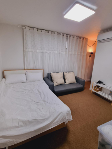 Others 4, Space Guesthouse, Jung