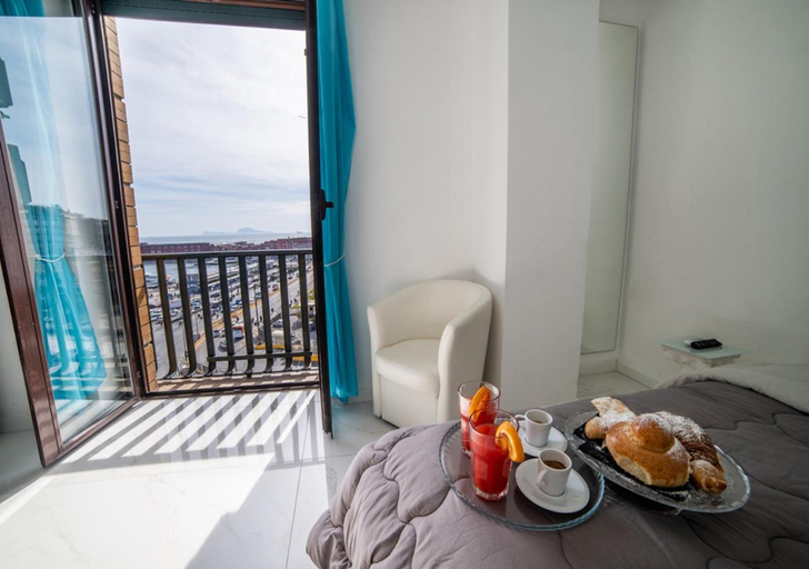 Food & Drinks 2, Tiffany & Babylon Luxury Stay, Napoli