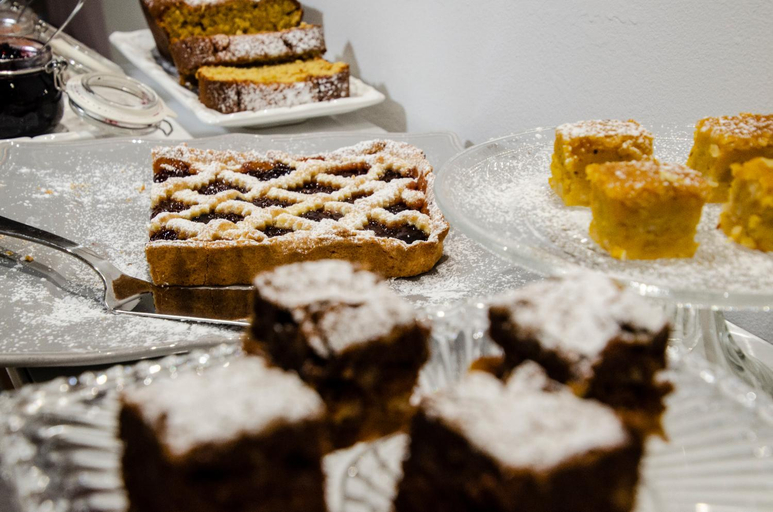 Food & Drinks 4, TORTE & LINI, Bologna