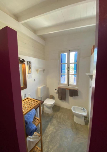 Bathroom 3, Nos Kasa