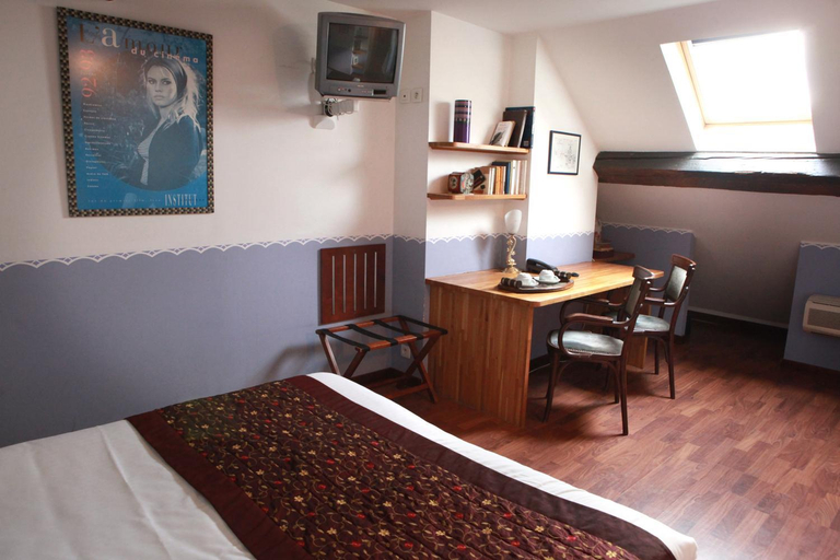 Bedroom 2, Hotel des Celestins, Rhône