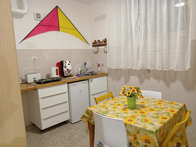 Others 2, A1-GIRASOLE BED AND BREAKFAST, Rome