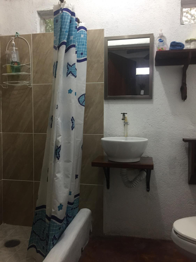 Bathroom 4, Andivi, Dist. Pochutla