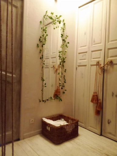 Bathroom 2, La maison perchee, Gard
