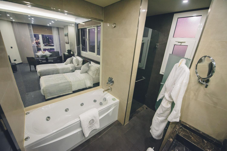 Bathroom 3, LOUIS V HOTEL LEBANON, El Metn