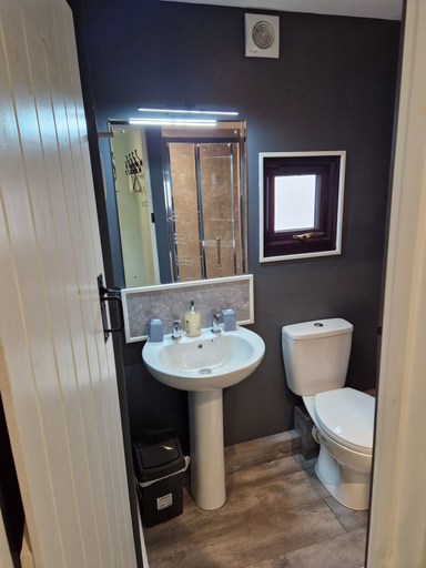 Bathroom, The Cedars, Cornwall