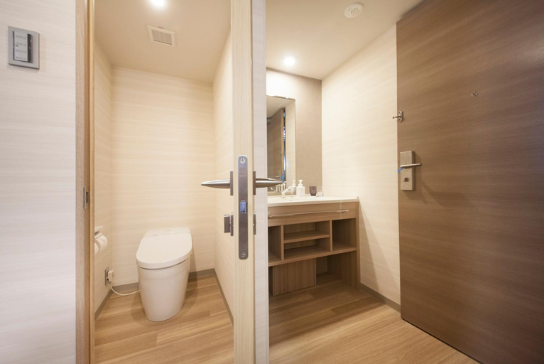 Bathroom 14