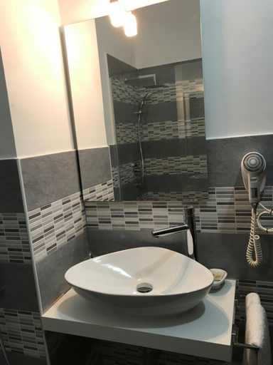 Bathroom 3, Hotel Populus, Syracuse