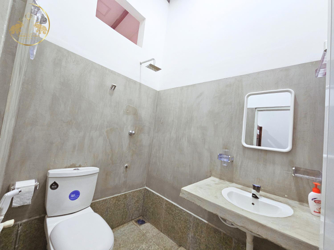 Bathroom 5, Galle Face Terrace Hostel by Tourlux, Colombo