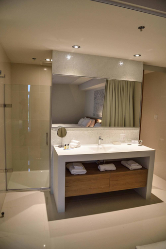 Bathroom 4, Hotel du Lac Champlain, an Ascend Collection Hotel, Le Haut-Richelieu