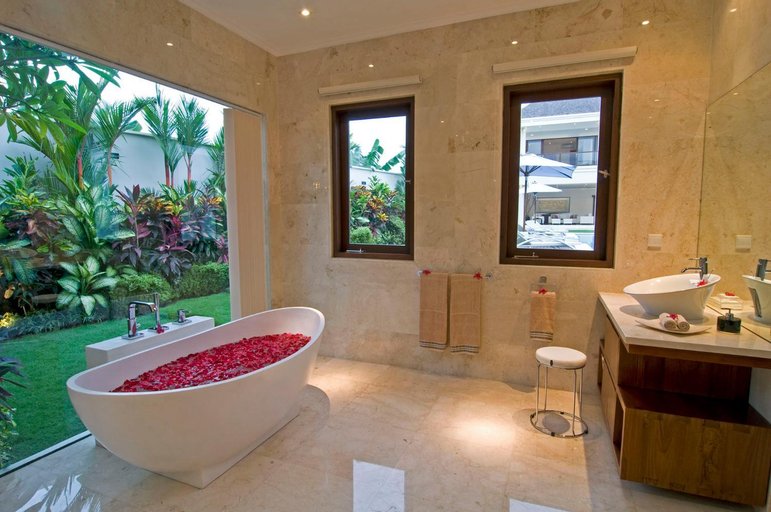 Bathroom 15
