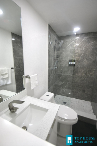 Others 3, 251 Airport/Top House Apartments, Miami-Dade