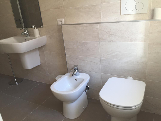 Bathroom 2, 3Jolie Rooms, Verona