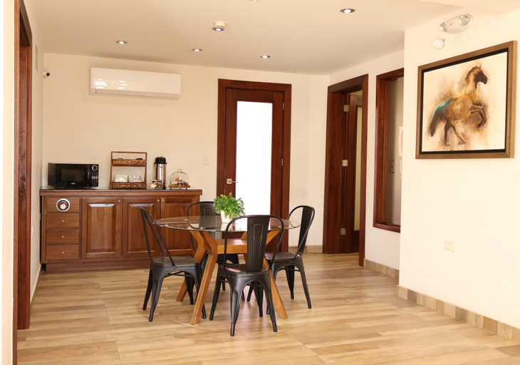 Others 5, Hotel Elva, Caborca