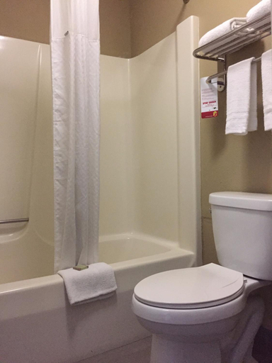 Bathroom 4, Super 8 by Wyndham Greencastle, Franklin