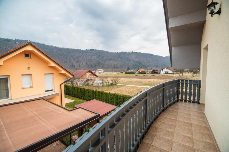 Others 5, Apartment Zelimlje, Škofljica