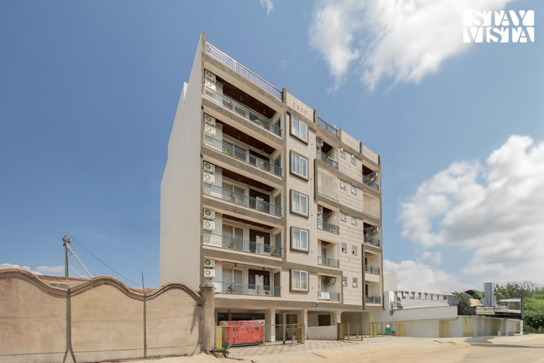 StayVista's Regal by Aaj - City-Center Villa with Indoor-Outdoor Games, Terrace & Elevator, Jaipur
