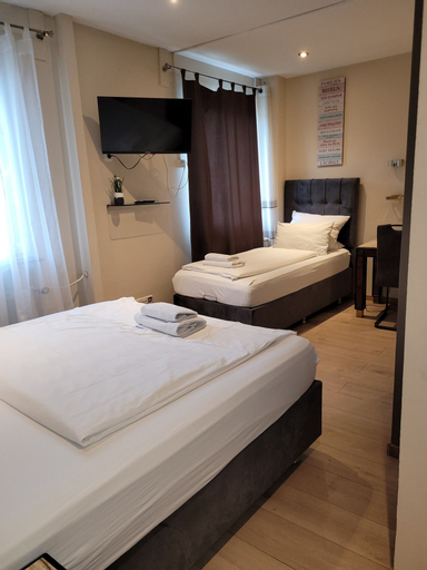 Bedroom 13