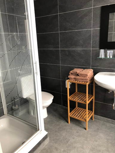 Bathroom 5, Hotel Oude Abdij, West-Vlaanderen