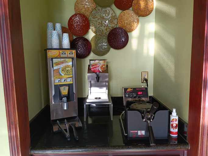 Food & Drinks 5, Americas Best Value Inn & Suites Alvin Houston, Brazoria