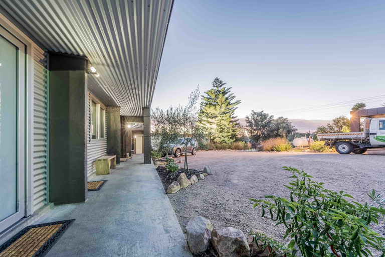 Others 4, Orbost Motel, E. Gippsland - Orbost