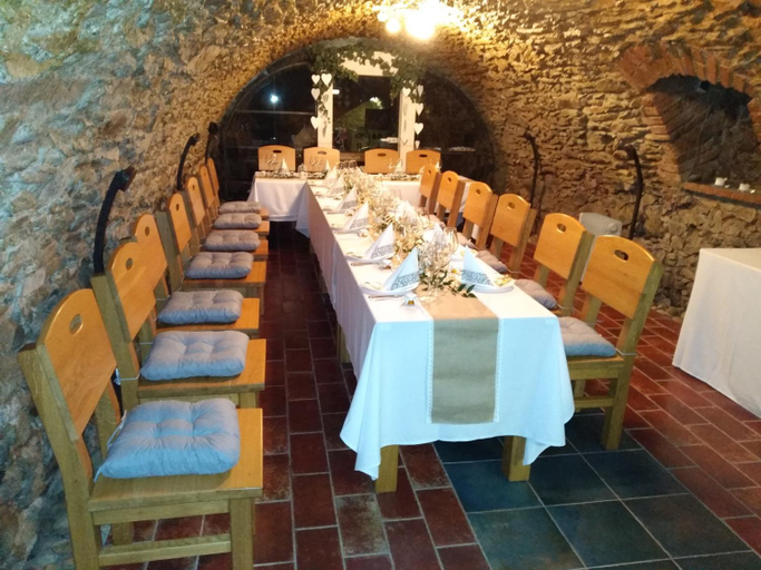 Food & Drinks, Penzion pod klastorom, Pezinok