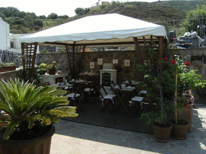 Others 5, B&B Lunaponzese-Ponza centro, Latina