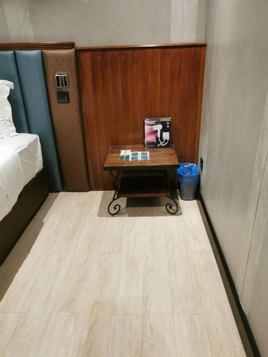 Bedroom 25