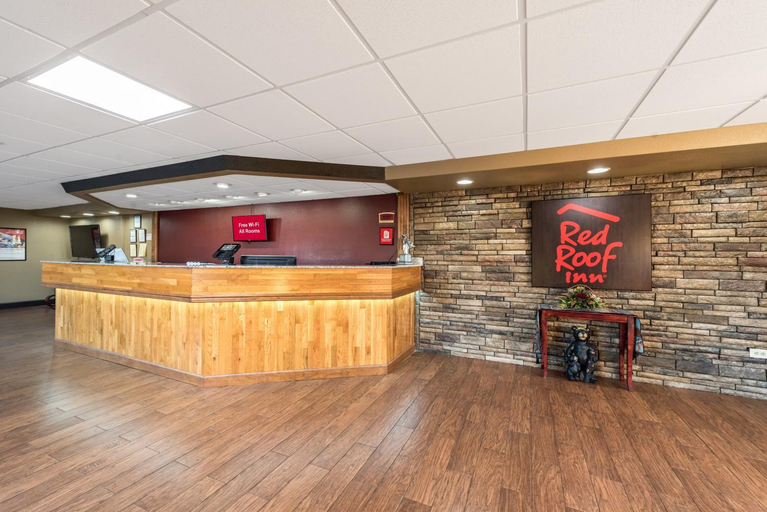 Public Area 3, Red Roof Inn & Suites Pigeon Forge - Parkway, Sevier