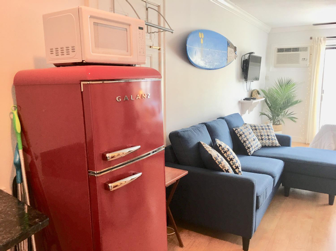 Jonathan's Ocean Front Studio Suites Hampton Beach!, Rockingham