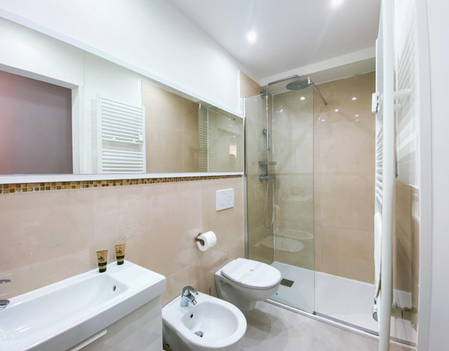 Others 4, Klemi, rooms in old town Dolomia best home Check in automatico, Trento