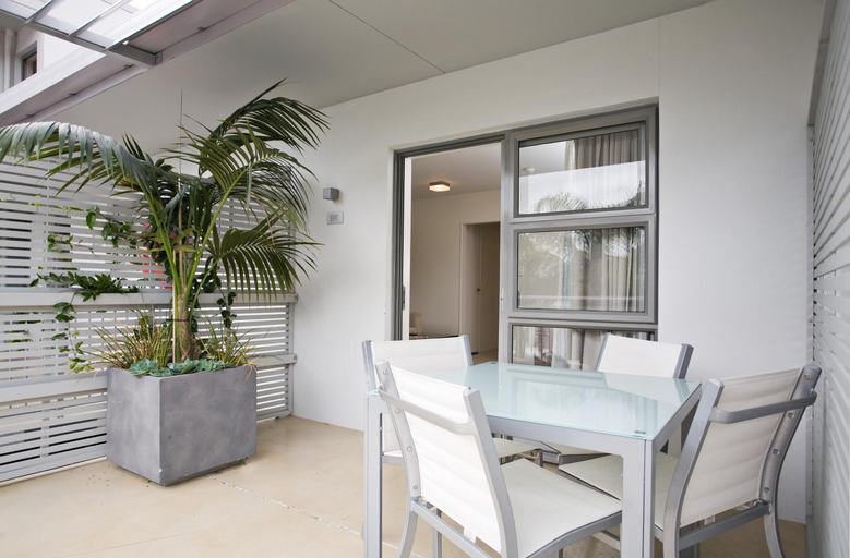 Others 5, Sea Spray Suites, Far North