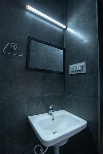 Bathroom 3, Anamala Serenity Homestay Kerala, Thrissur