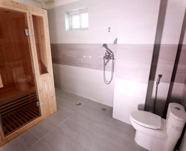 Bathroom 4, Hotel Eco Tree Pvt. Ltd., Gandaki