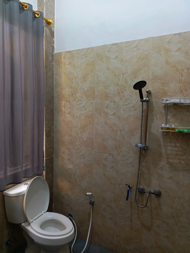 Bathroom 4, Hotel Cigadung Holiday Syariah, Bandung