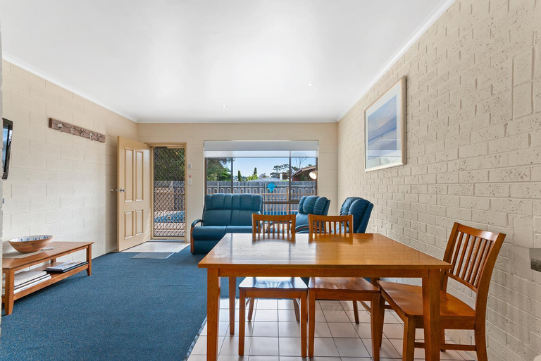 Dining Room 4