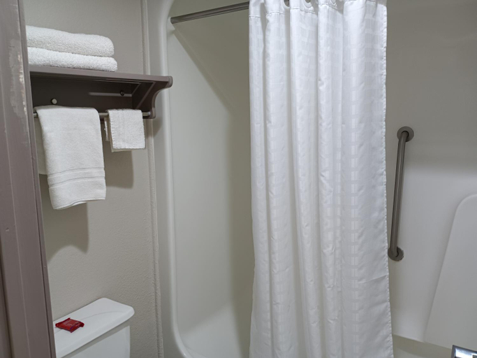 Bathroom 4, Americas Best Value Inn & Suites Alvin Houston, Brazoria