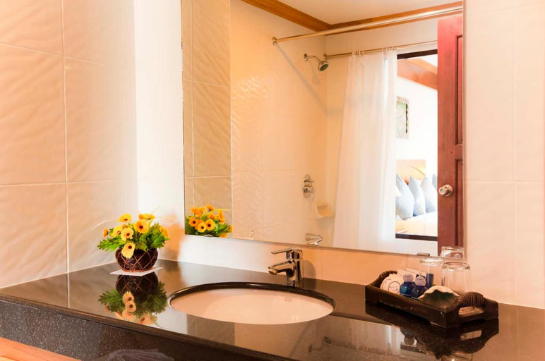 Bathroom 5, Jiraporn Hill Resort, Phuket Island