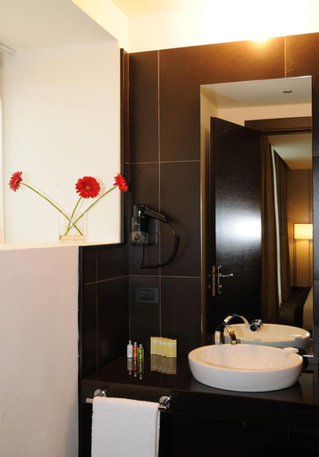 Bathroom 18