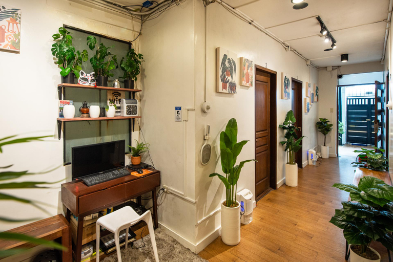 Others 4, Private Room 06 - Poblacion Makati House, Makati City
